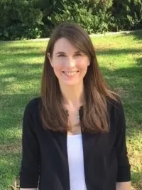 melinda ritchie outside